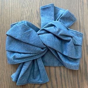 Cameo Size XS crop top in blue denim